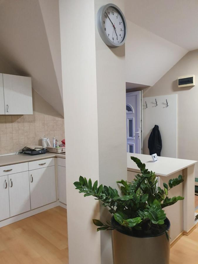 Bella Apartman Szegedin Exterior foto